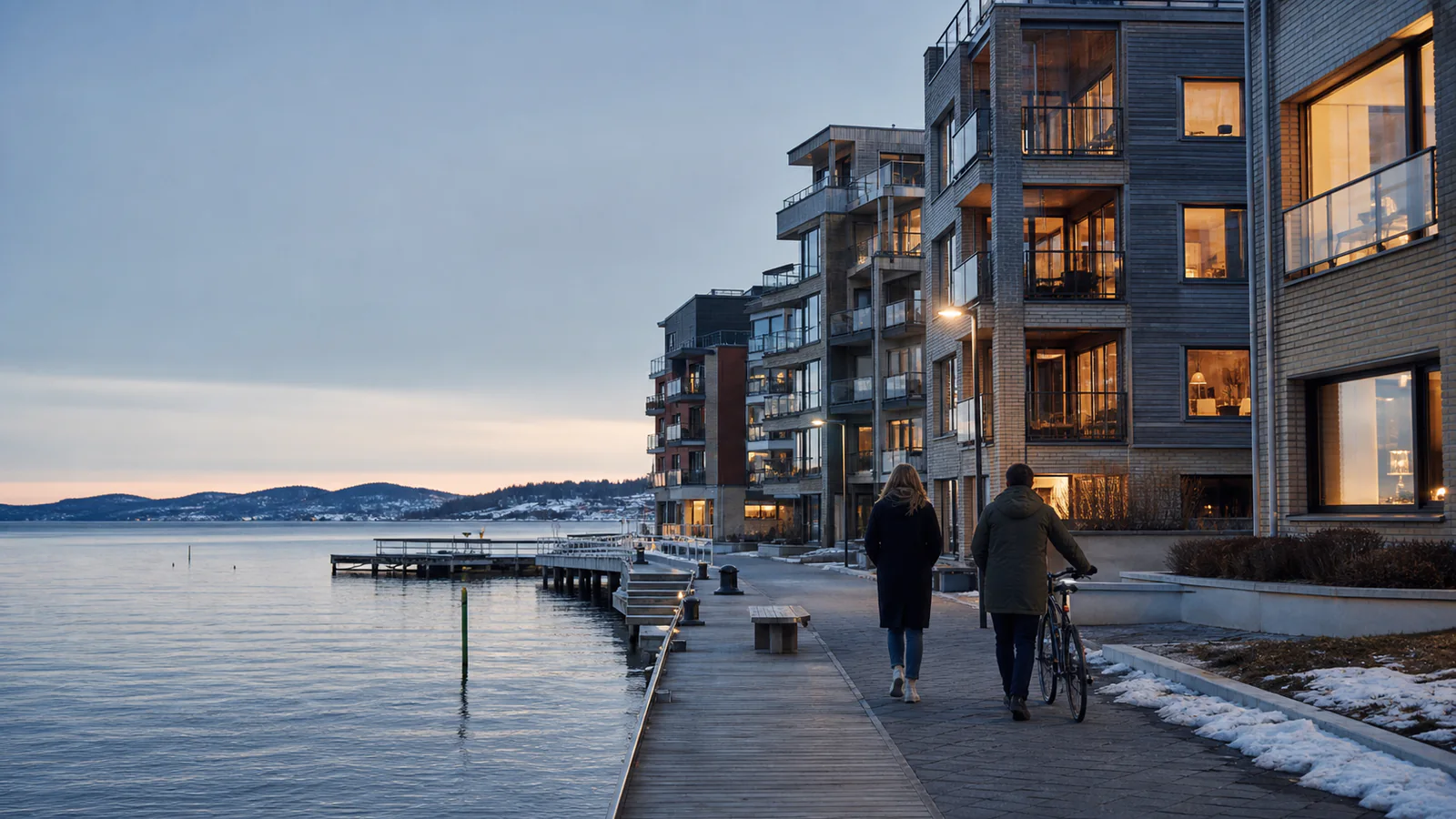 Moderne boliger ved Oslofjorden en vinterkveld